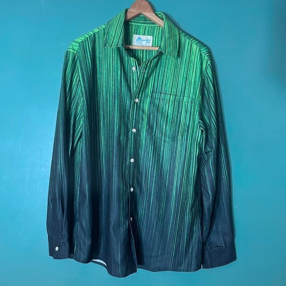 Vintage 2000s Green striped Hawaiian shirt with a relaxed fit